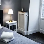 Apartment Hoza 50 With A Balcony In Close Center
