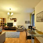 Mlociny Metro Apartment