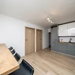 6 Cities Rooms