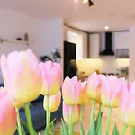 Comfy With Great City View By Cooee Apartments