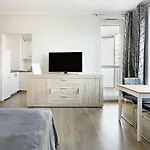 Airport Residence Orange