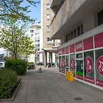 Warszawa, Centrum, Wiejska 15, Kamienica