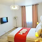Warsaw Royal Stay Aleja Jana Pawla II