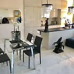 Luxury Apartment In City Centre Unique