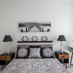 Good Time Apartment Business Center