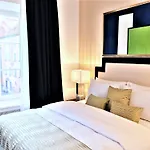 Luxury Collection Mondrian Market Square