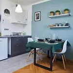 Park Mirowski Apartment