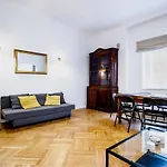 Kopernika Srodmiescie Apartment