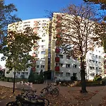 Studio Zelazna Rooms Near Old Town