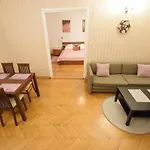 Elegant Apartment Royal Route II