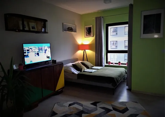 Green Wilanow Apartment With Free Parking