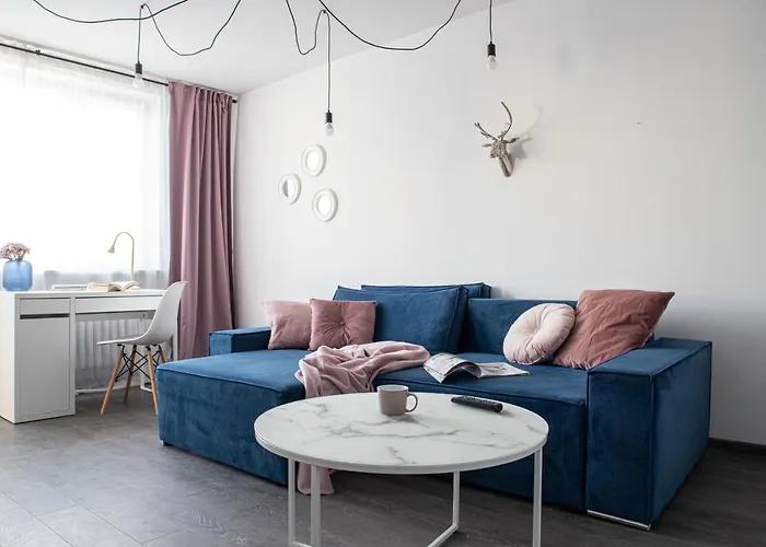 Wlochy Ratusz Lovely Apartment