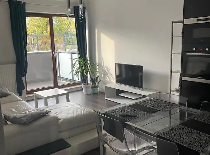 House4You Apartament Sakura Airport Chopin