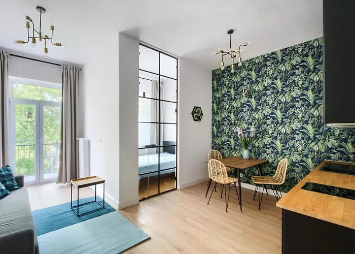 Labo Apartment Wspolna