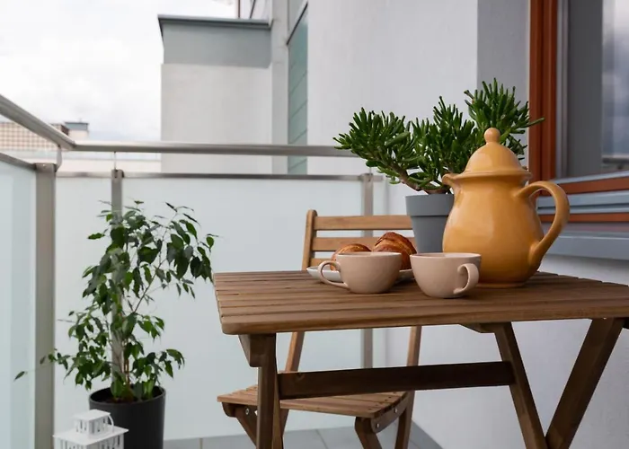 Mokotow Two-Bedroom Apartment By Noclegi Renters