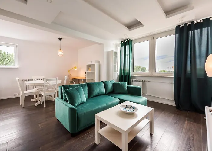 Saska Kepa Green Apartment