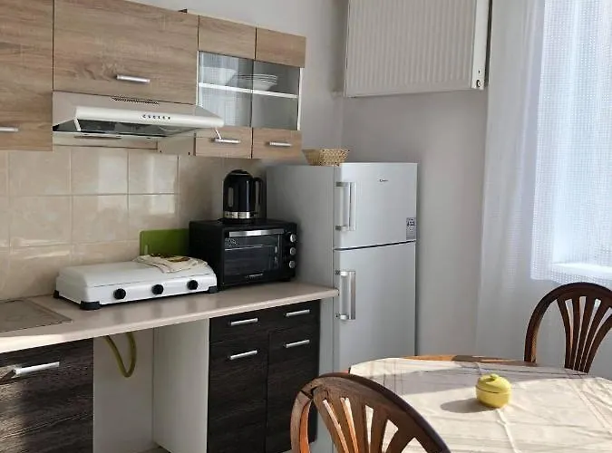 Flat Near Plac Zbawiciela, In Heart Of Warsaw