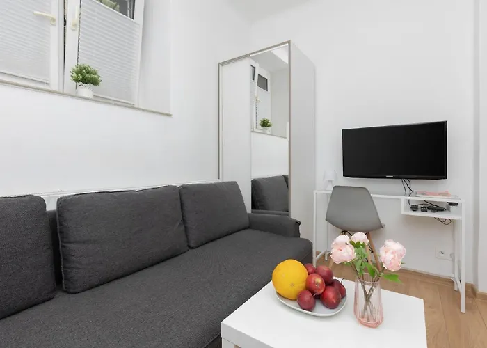 Micro Apartment Near Fort Mokotow By Noclegi Renters