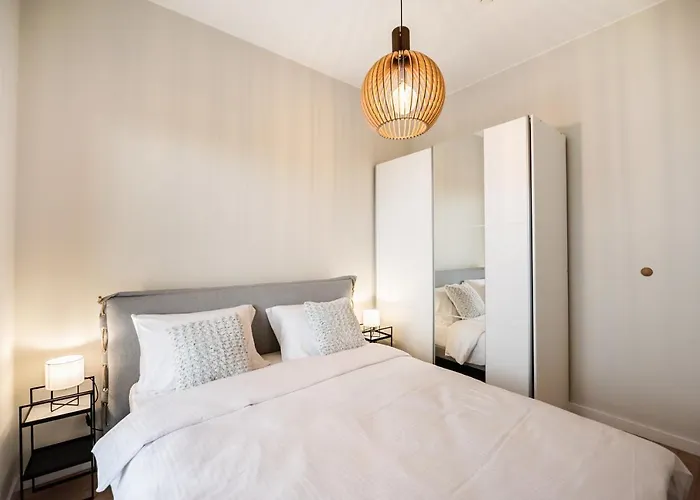 Wola Lush Apartment