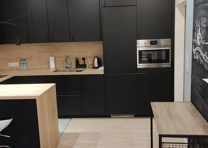 Be My Guest- Fontany Luxury Apartment Metro Wi-Fi Free Parking Zone