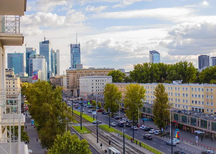 Large Flat. Great View. City Center.