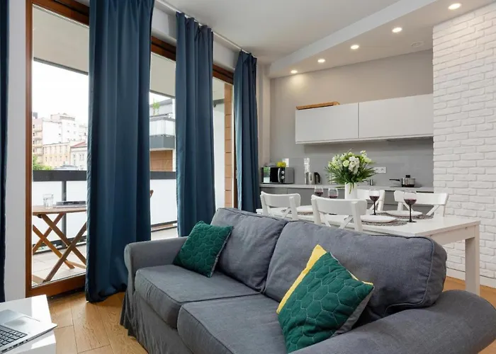Modern Apartment With Balcony Near Hilton