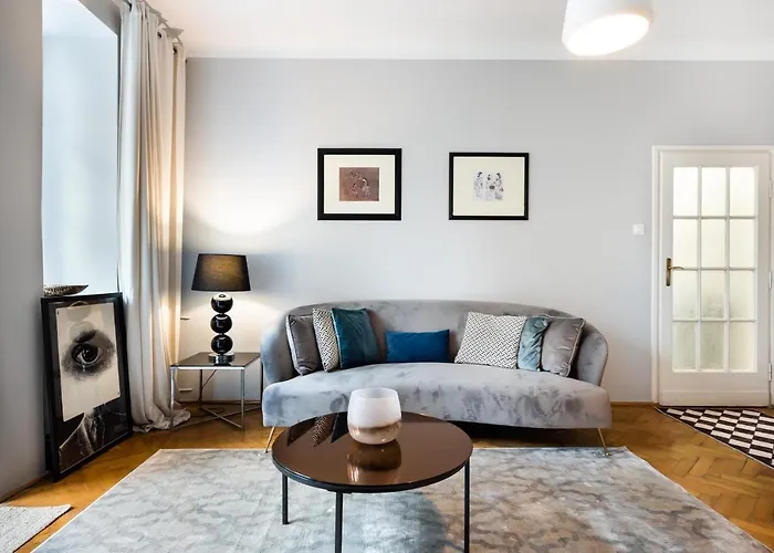 Solec Mystical Riverside Apartment