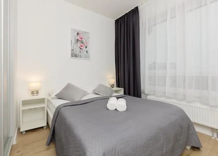 Two-Bedroom Elegant Apartment With Parking Warsaw Praga By Renters