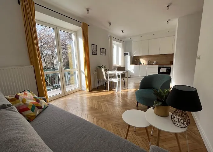 Charming Apartment In Old Mokotow