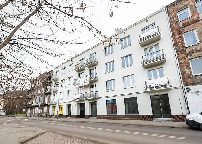 East Warsaw Modern Apartment