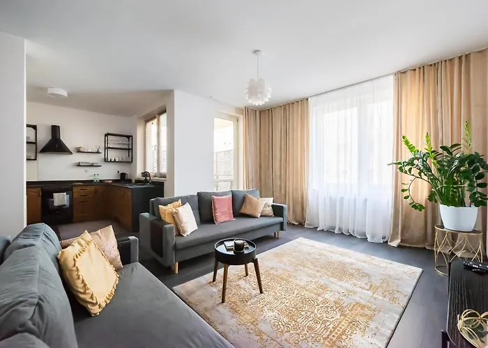 Wola Park Lovely Apartment - Near Metro