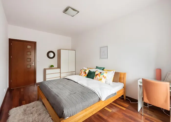 Wola Sunset Apartment Free Parking