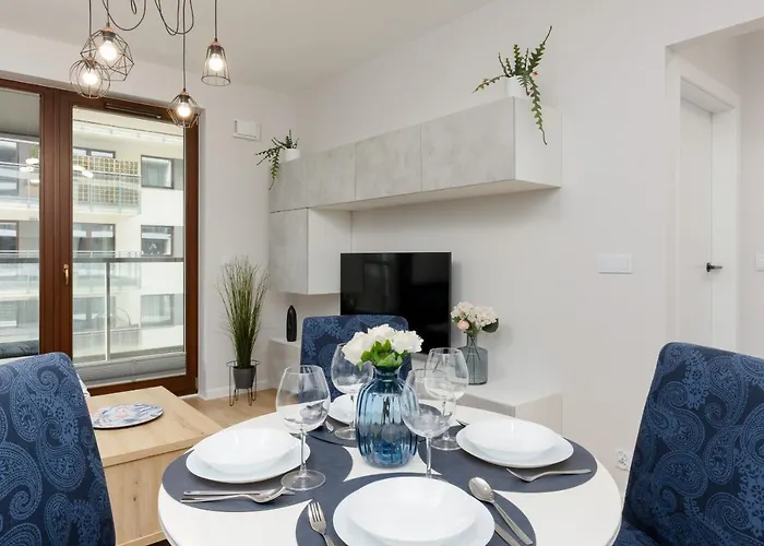 Arkadia Wola Apartment With Parking By Noclegi Renters