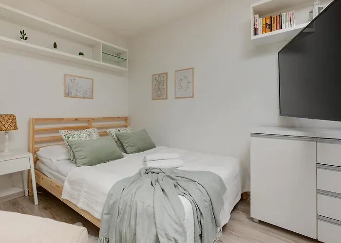 Light Studio With Balcony By Noclegi Renters