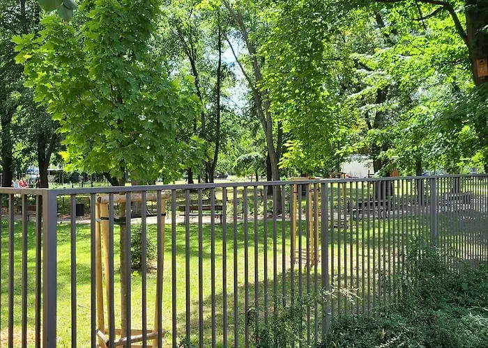 Spacious Two-Bedroom Condo,Big Balcony,Freeparking