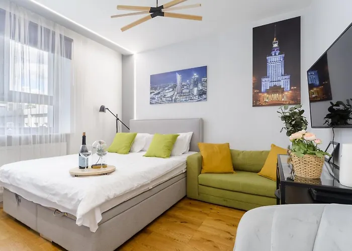 Luxury Apartments Near Warsaw Uprising Museum