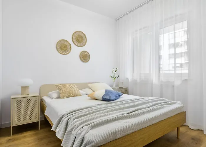 Modern Apartment Near The Chopin Airport