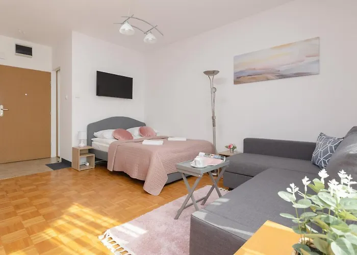 Metro Natolin Ursynow Centre Studio With Balcony By Noclegi Renters