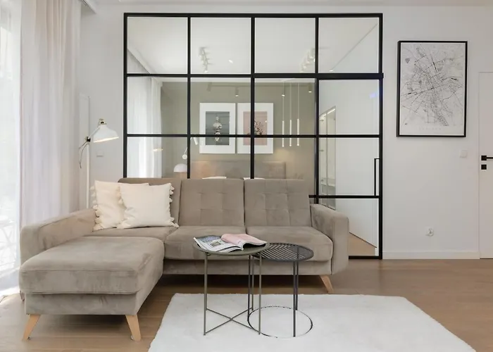 Boutiq Park Elegant Apartment With Parking By Renters