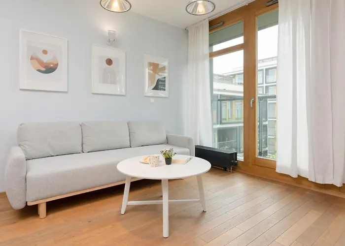Cozy & Sunny Studio For 4 Guests Kolejowa Warsaw By Noclegi Renters