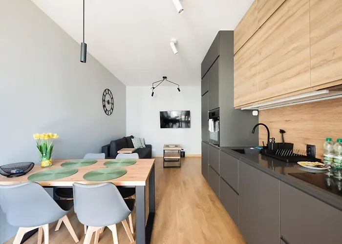 Wola Skwer Happy Apartment