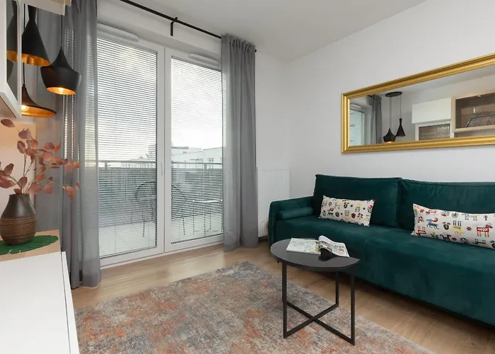 Trendy Warsaw Apartment With 2 Bedrooms, Balcony & Parking By Noclegi Renters