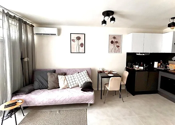 Sky Apartment Comfy Suite Pereca