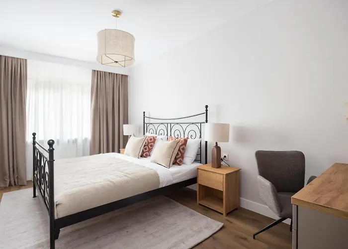 Metro Kabaty Elegant Apartment