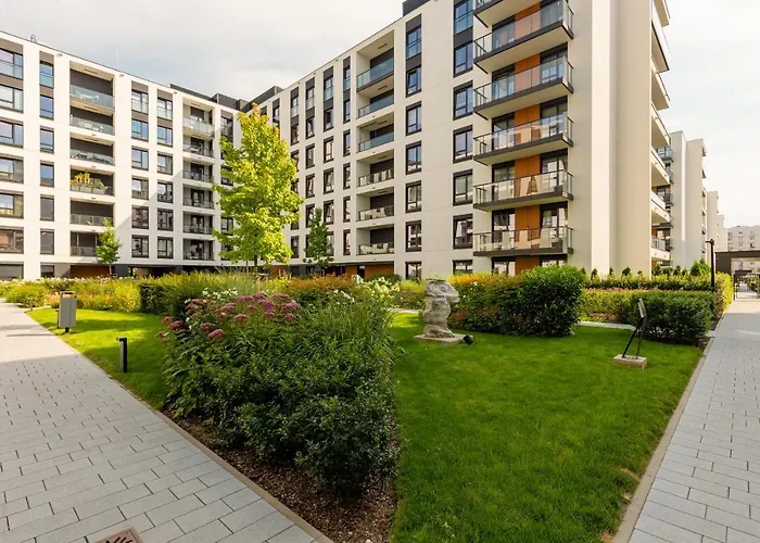 Cosy Apartment Bialej Floty With Parking By Noclegi Renters