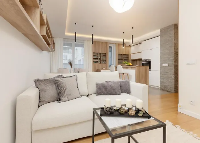 Spacious Lodygowa Apartment Ideal For Families By Noclegi Renters