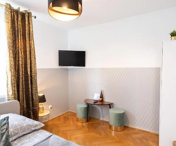 Clicktheflat Stawki Apart Rooms