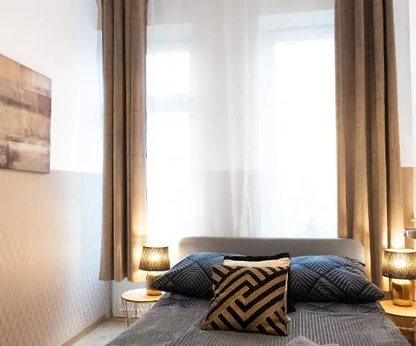 Clicktheflat Aleje Niepodleglosci Center Apart Rooms
