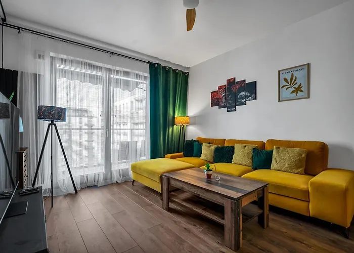 Stylish Airport Business Apartments - Parking, Balcony - By Rentujemy