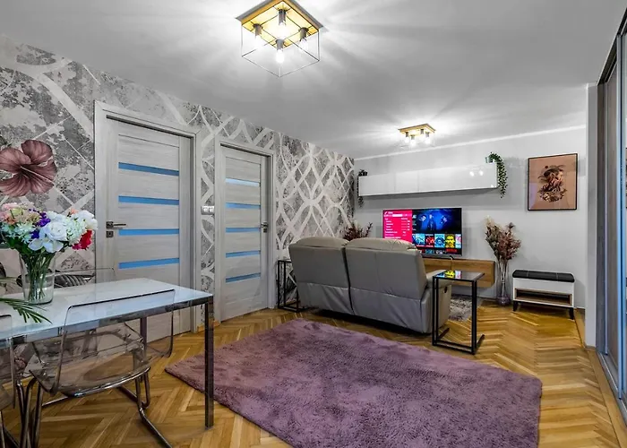 Central 2-Bedroom Apartment - Balcony, City View, Top Location - By Rentujemy